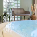 Kyriad Prestige & Cabourg-dives-sur-mer 公寓式酒店 3*