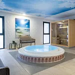 Kyriad Prestige & Cabourg-dives-sur-mer 公寓式酒店 3*