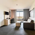 Kyriad Prestige & Cabourg-dives-sur-mer 公寓式酒店 3*