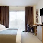 Kyriad Prestige & Cabourg-dives-sur-mer 3*