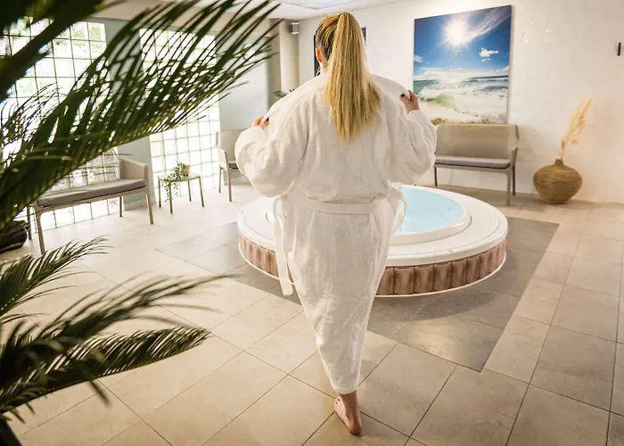 Apartmanhotel Kyriad Prestige & Cabourg-dives-sur-mer 3*