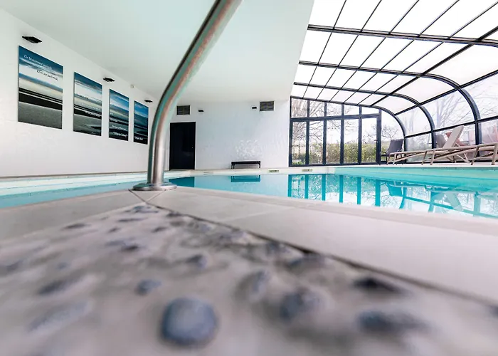 Kyriad Prestige & Cabourg-dives-sur-mer Apartmanhotel 3*