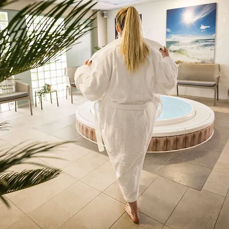 Aparthotel Kyriad Prestige Residence&spa Cabourg-dives-sur-mer 3*