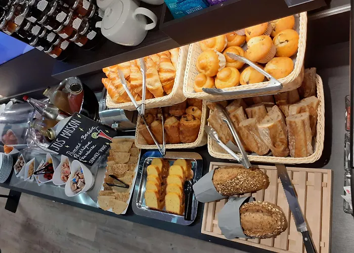 Kyriad Prestige & Cabourg-dives-sur-mer 3*