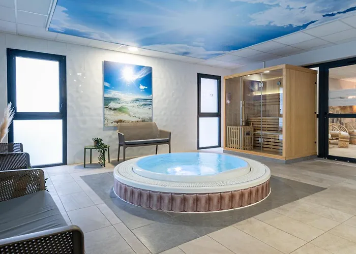 Kyriad Prestige & Cabourg-dives-sur-mer Aparthotel 3*