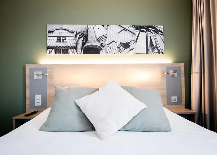 Kyriad Prestige & Cabourg-dives-sur-mer Aparthotel 3*