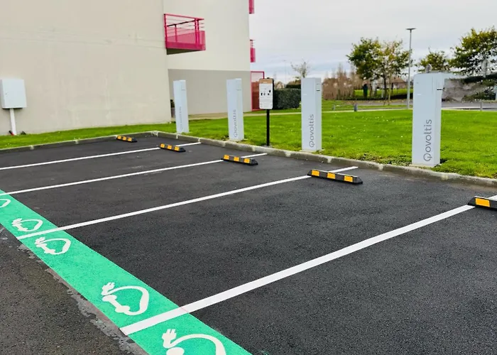 Kyriad Prestige & Cabourg-dives-sur-mer 3*