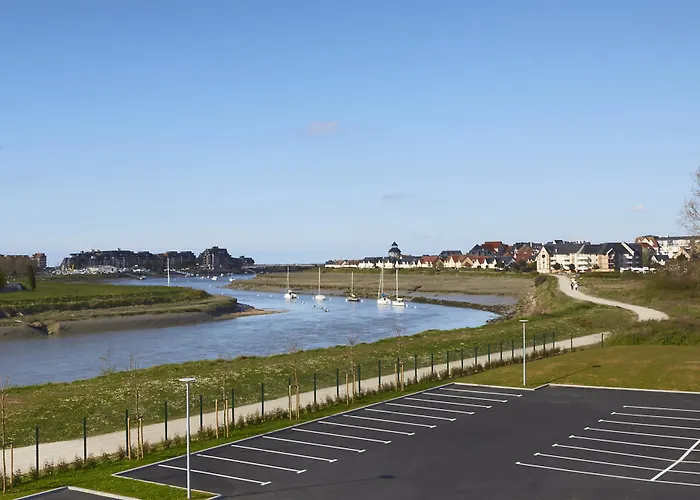 Kyriad Prestige & Cabourg-dives-sur-mer Dives-sur-Mer