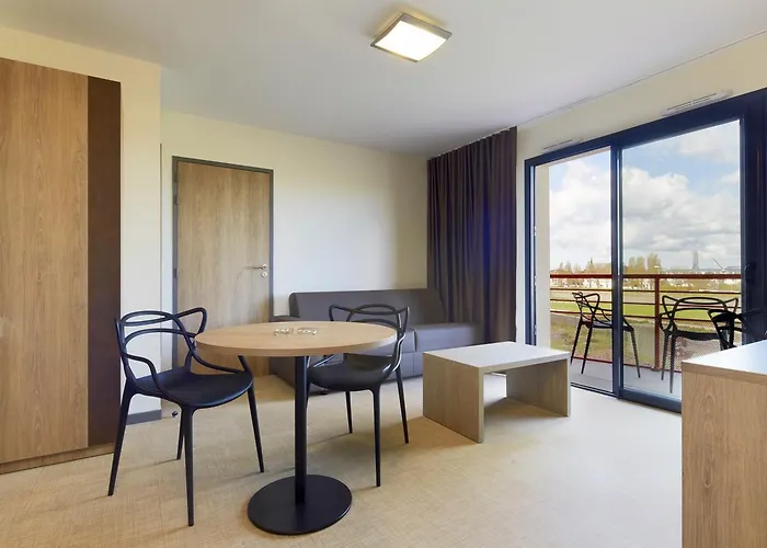 Aparthotel Kyriad Prestige & Cabourg-dives-sur-mer 3*